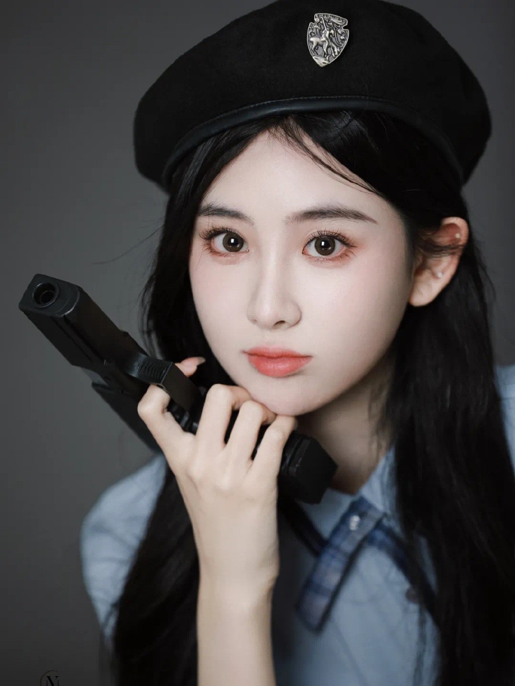 黑直长发漂亮美女小姐姐紧身制服 短裙 裙姿势很好看写真图片