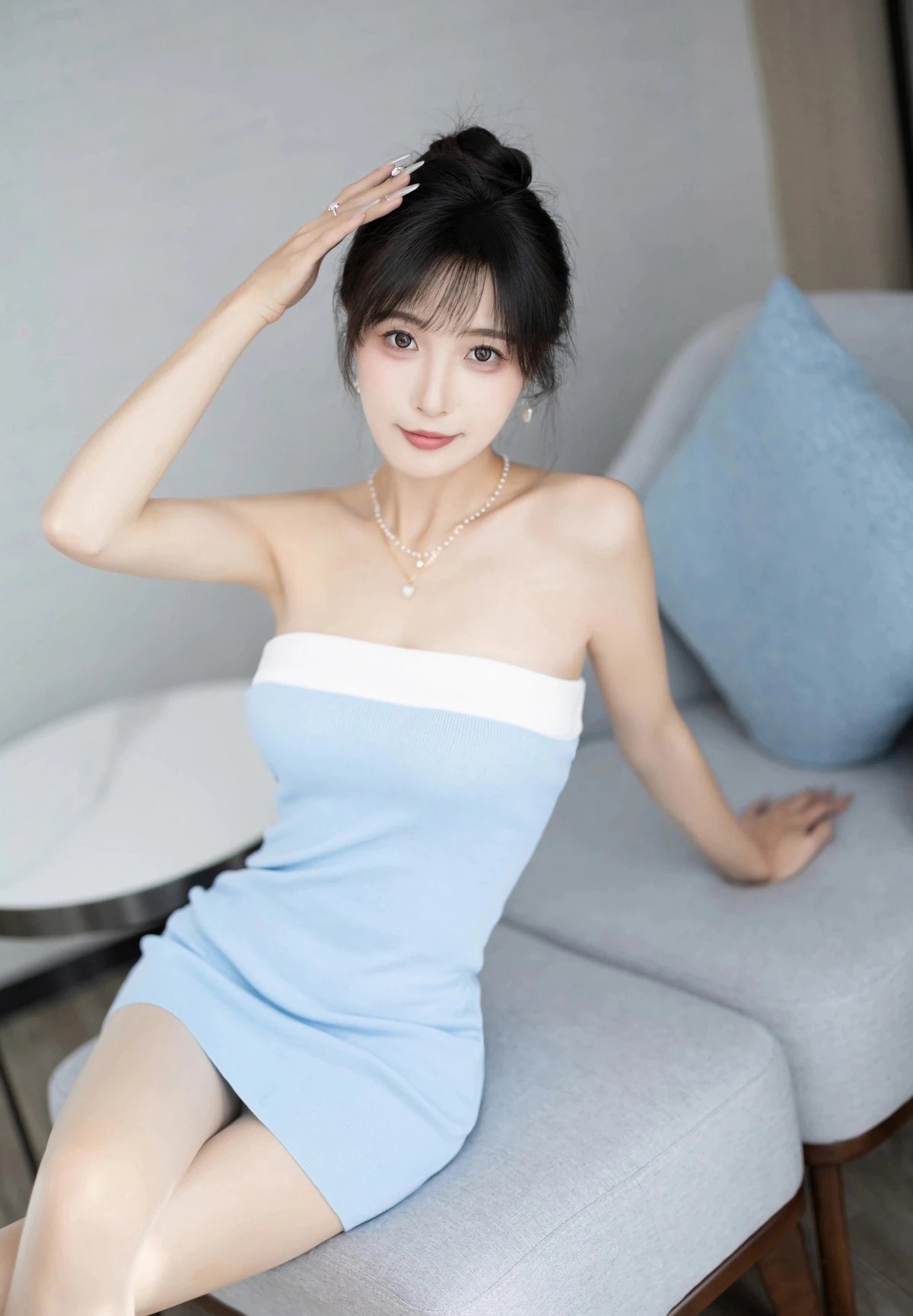 高挑苗条美女小姐姐蓝色紧身抹胸 连衣 短裙 裙高跟穿搭尽显曼妙身材娇媚动人写真私房图集
