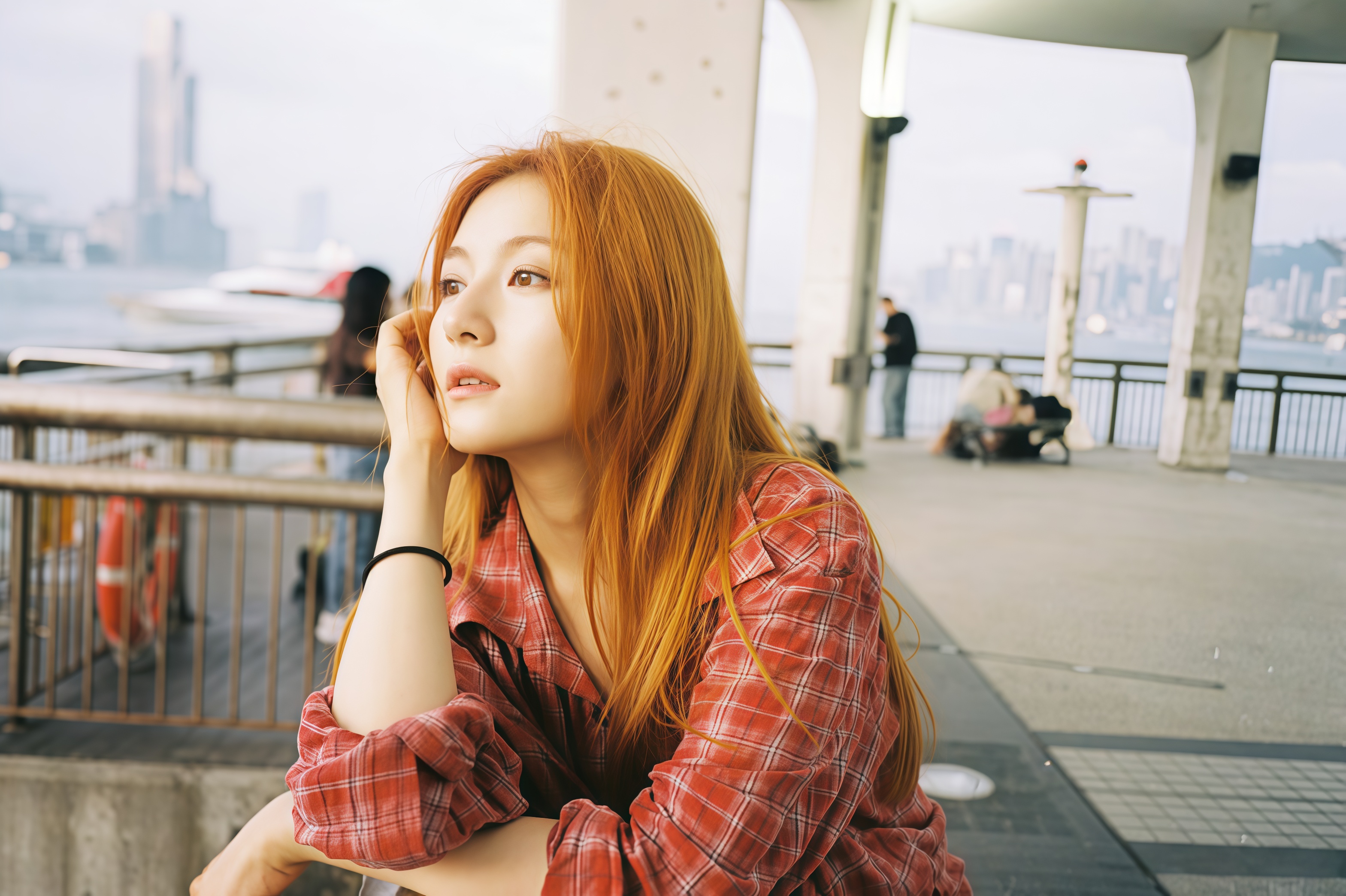 李兰迪格子衫回眸杀！普通人如何把“基础款”穿出美式复古学院风？