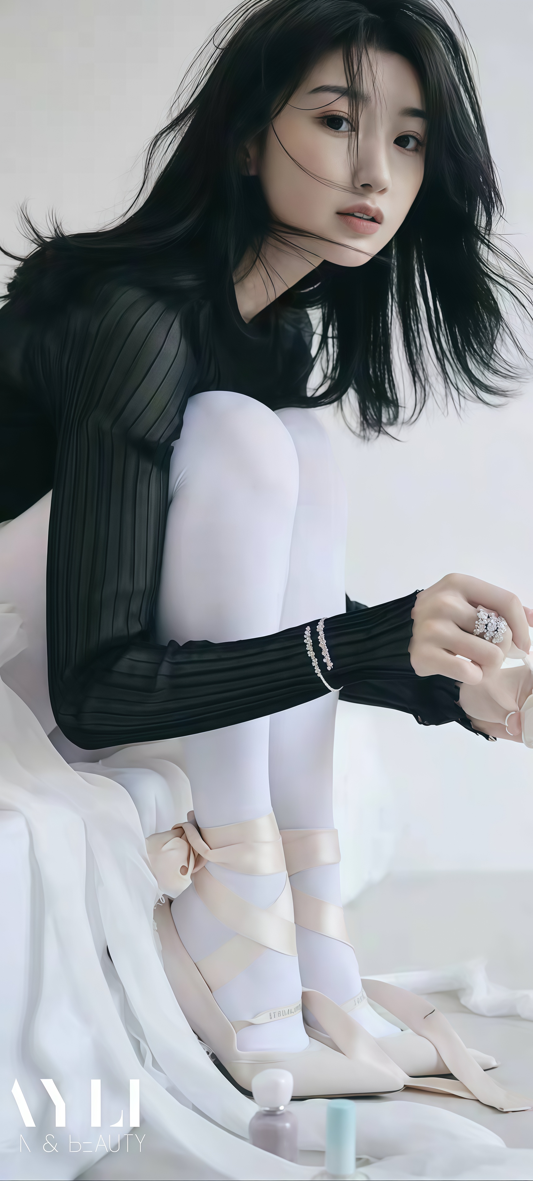 毛晓彤白丝+舞蹈鞋，纯欲+性感风直接杀疯了！