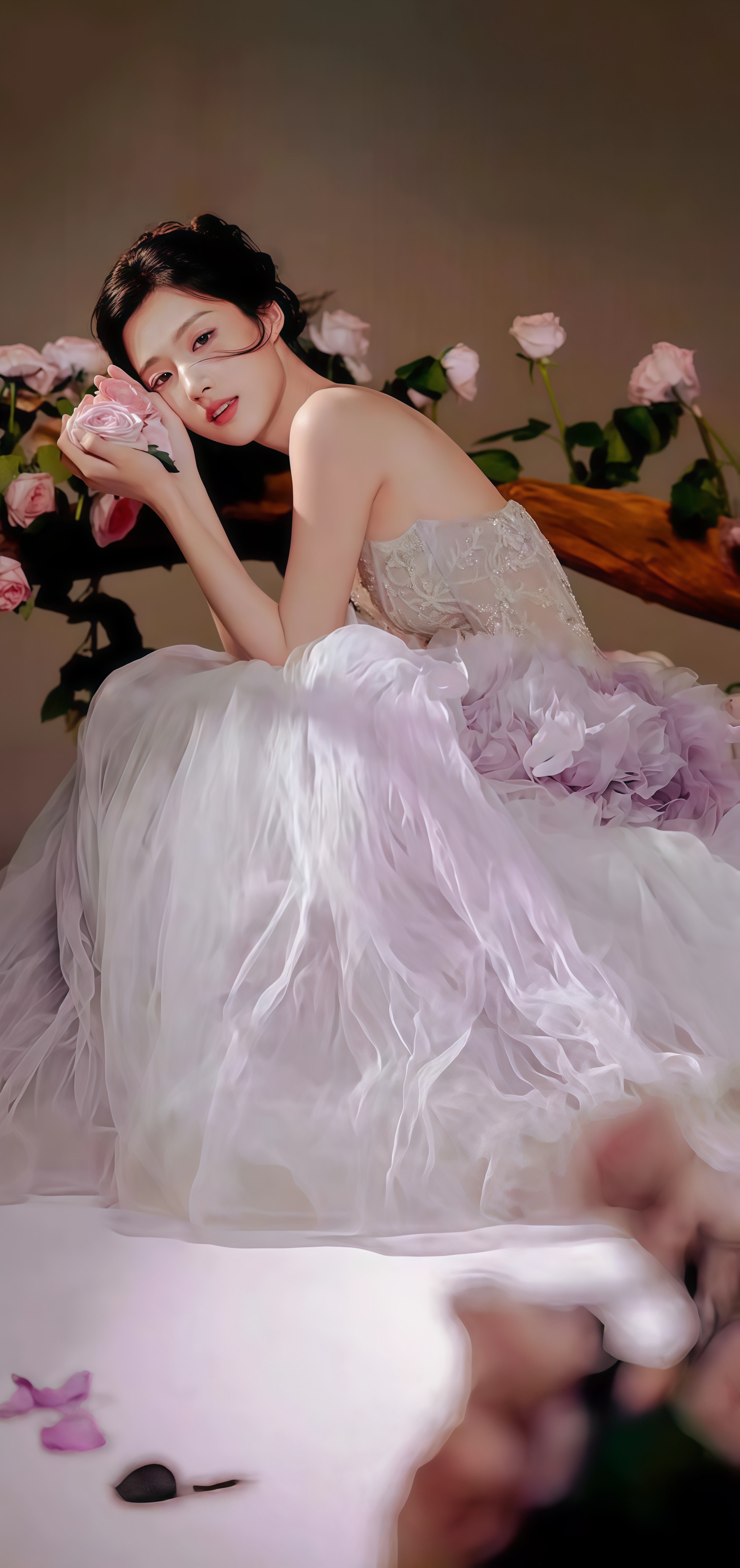 卢昱晓“花仙子”封神！解析薄纱繁花下的春日氛围感密码