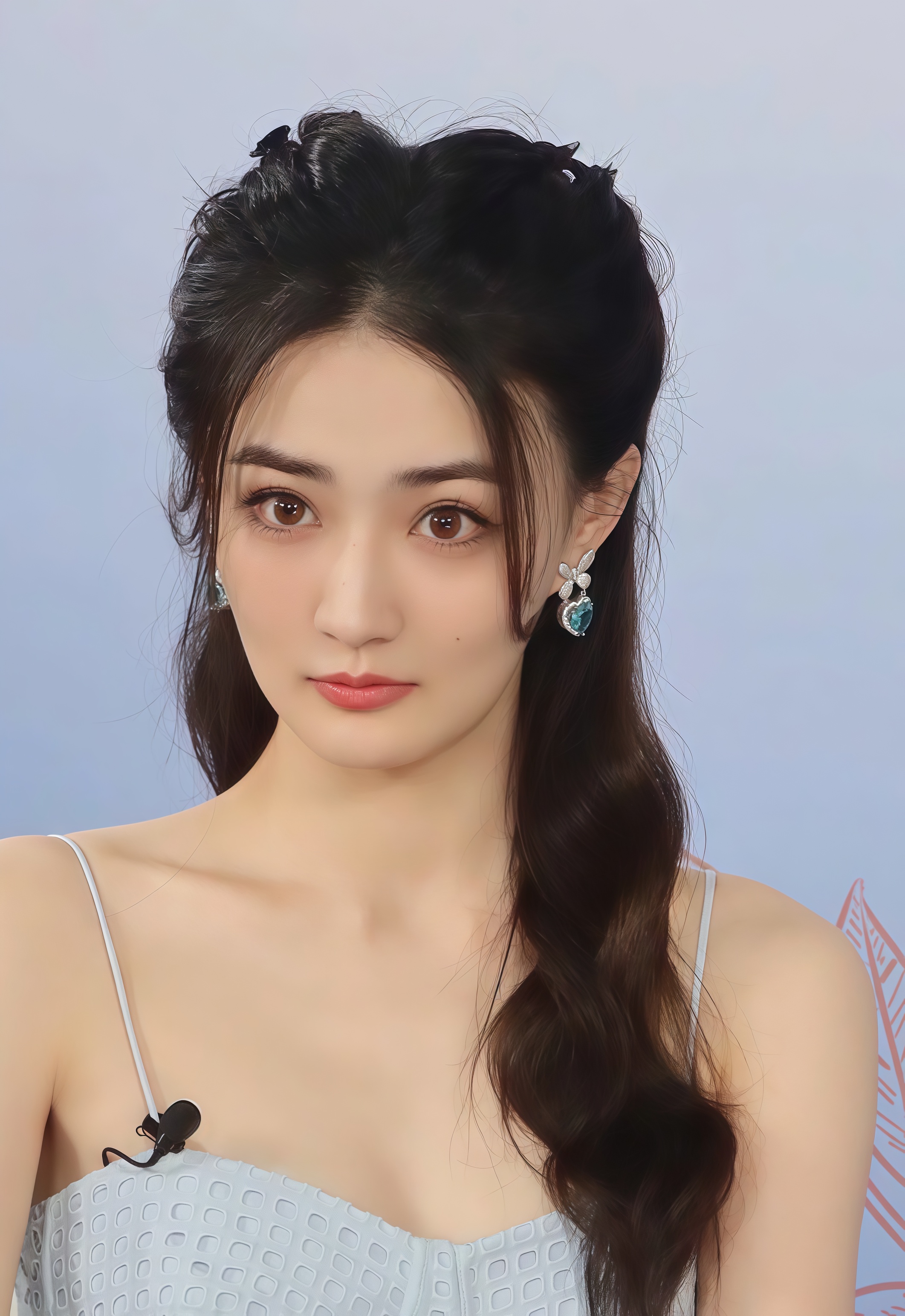 徐璐气质清新,浅蓝吊带裙尽显优雅魅力 徐璐气质清新,浅蓝吊带裙尽显优雅魅力