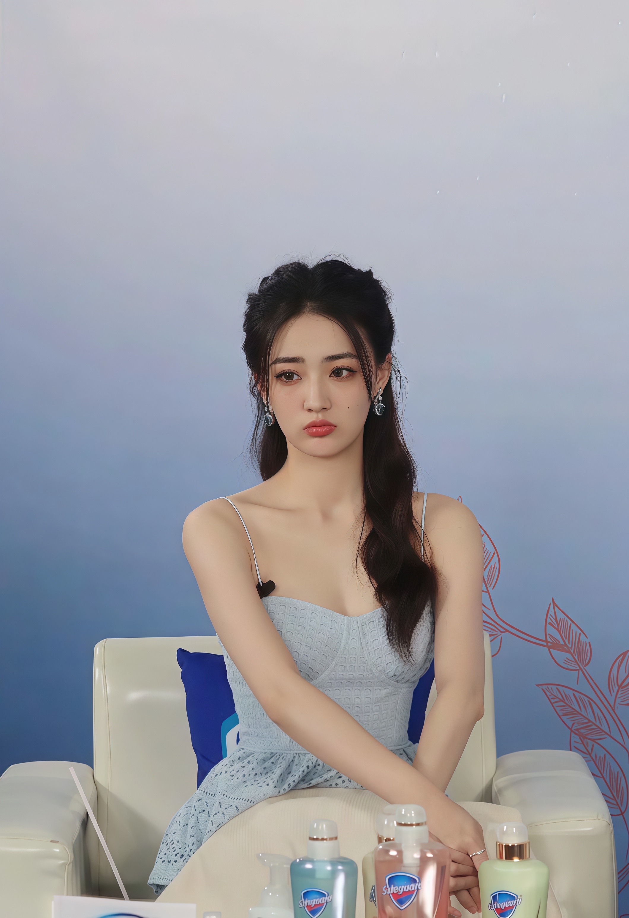 徐璐气质清新,浅蓝吊带裙尽显优雅魅力 徐璐气质清新,浅蓝吊带裙尽显优雅魅力