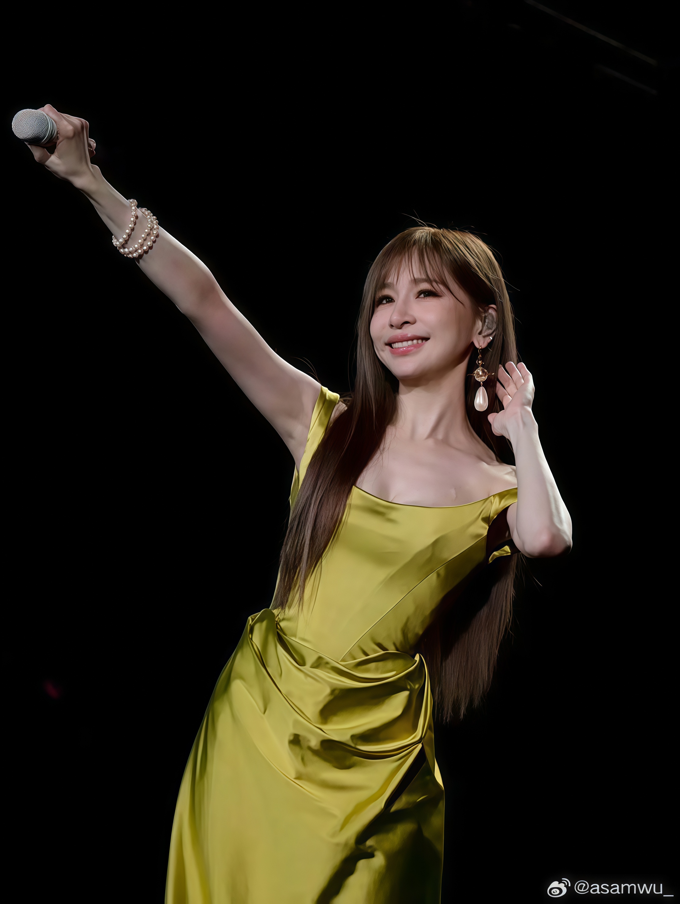 王心凌北京演唱会完美诠释五彩斑斓的甜