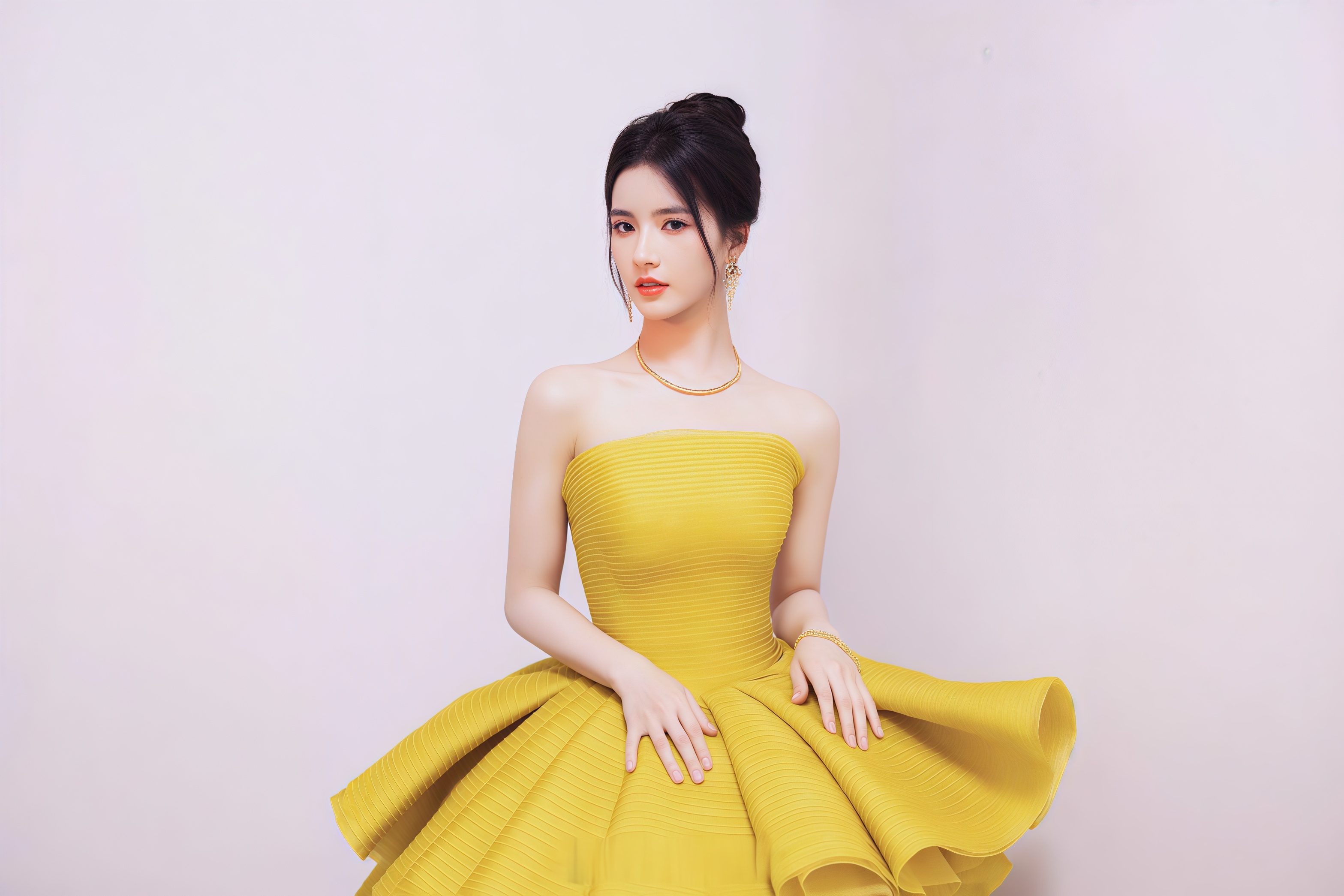 刘些宁红毯闪耀,明黄抹胸裙绽女人味,层叠裙摆超吸睛 刘些宁红毯闪耀,明黄抹胸裙绽女人味,层叠裙摆超吸睛