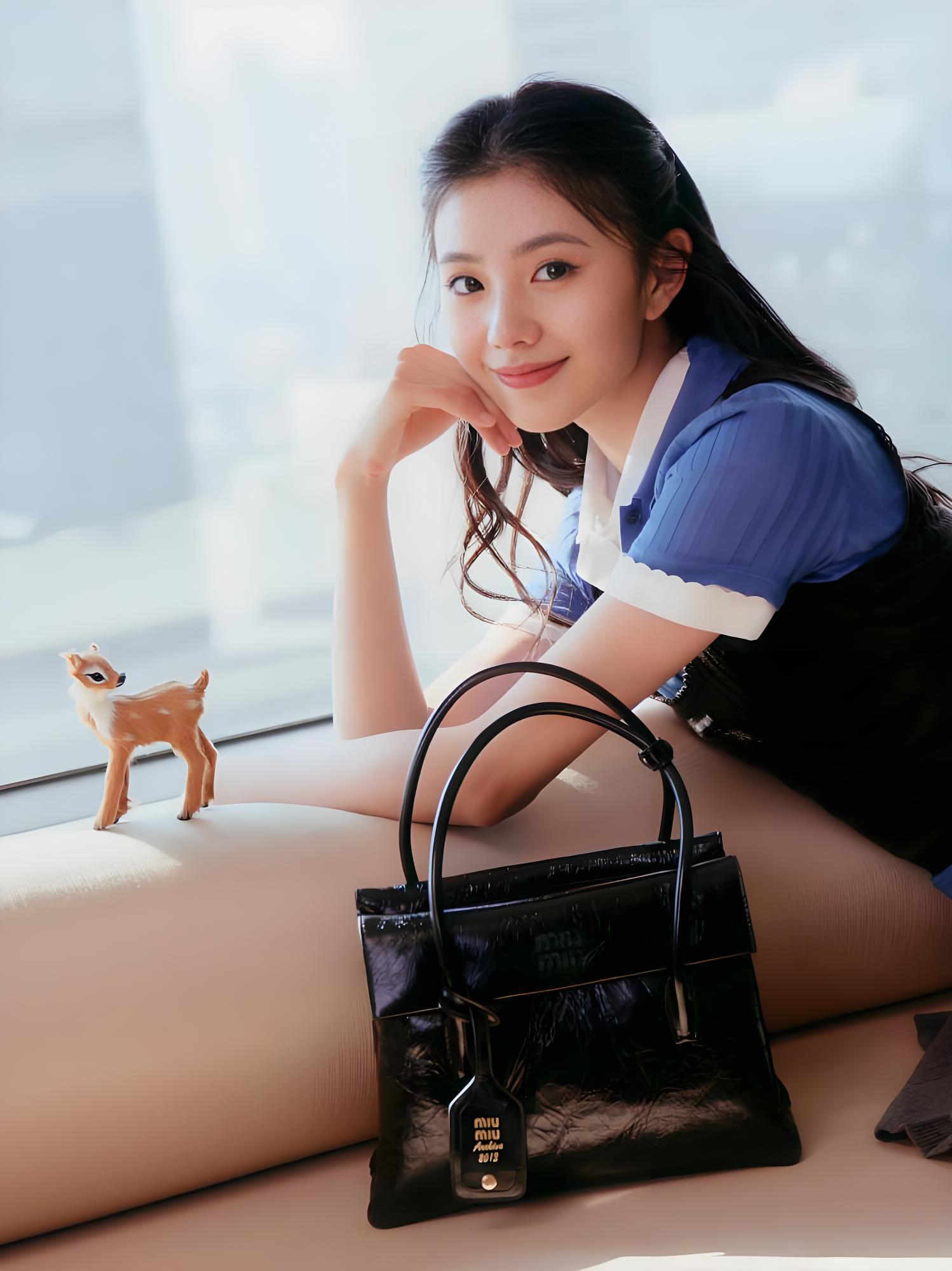 刘浩存赵今麦MiuMiu2025假日系列时尚穿搭