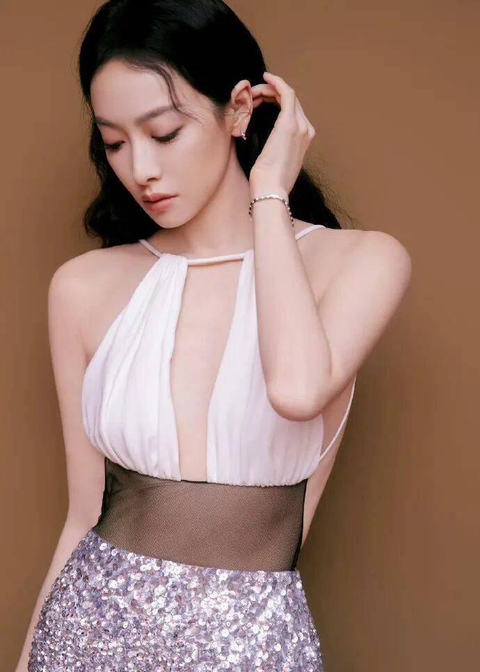 宋茜穿薄纱裙露出美背和马甲线!雪肤玉貌性感撩人 宋茜穿薄纱裙露出美背和马甲线!雪肤玉貌性感撩人