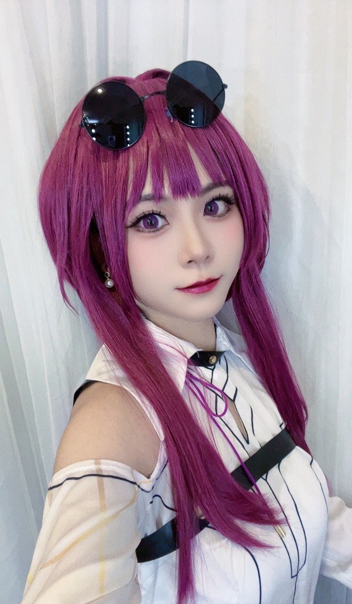《崩坏:星穹铁道》卡芙卡cosplay 《崩坏:星穹铁道》卡芙卡cosplay