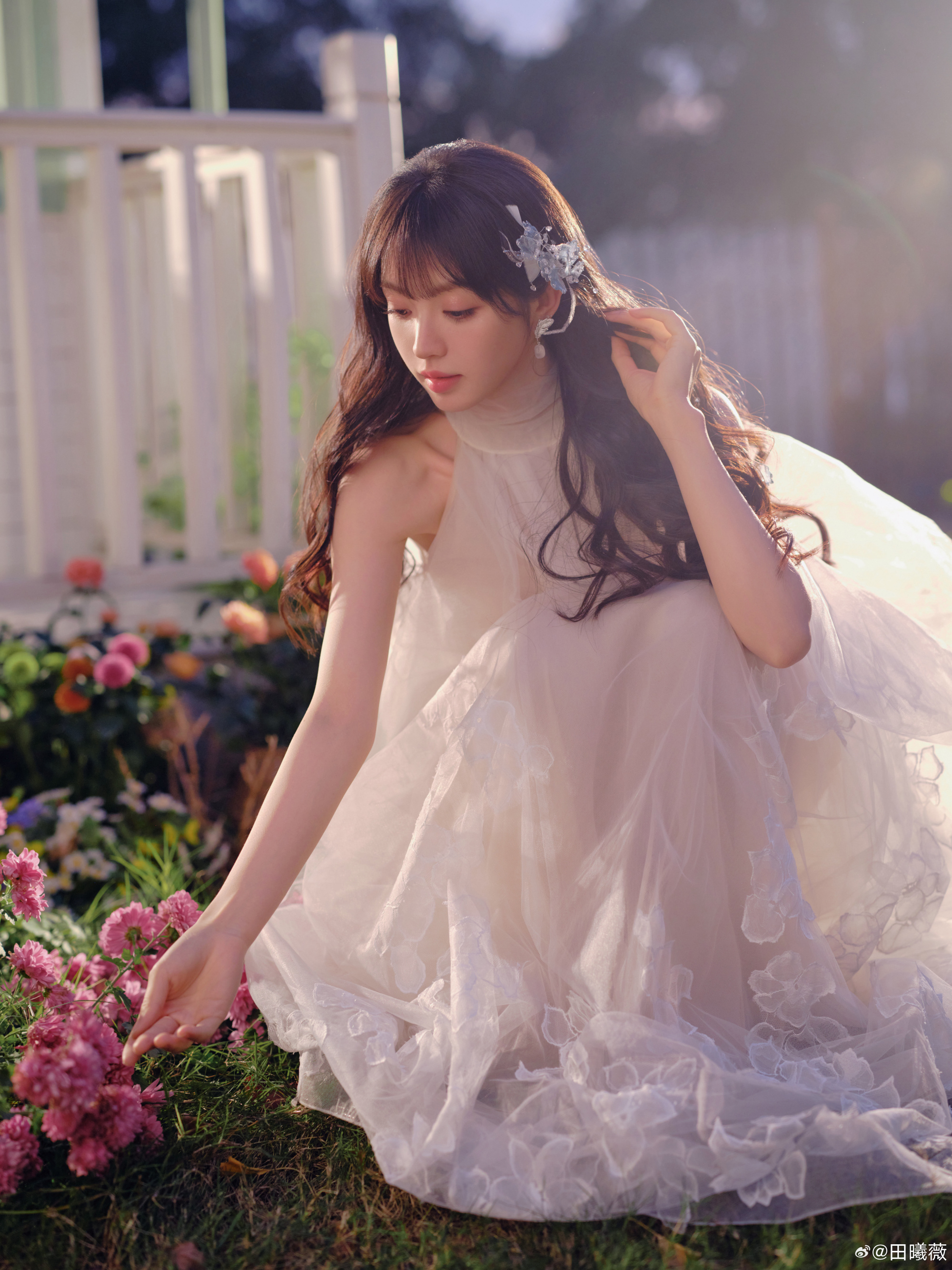 田曦薇非正式跨年派对长裙梦幻穿搭 田曦薇非正式跨年派对长裙梦幻穿搭