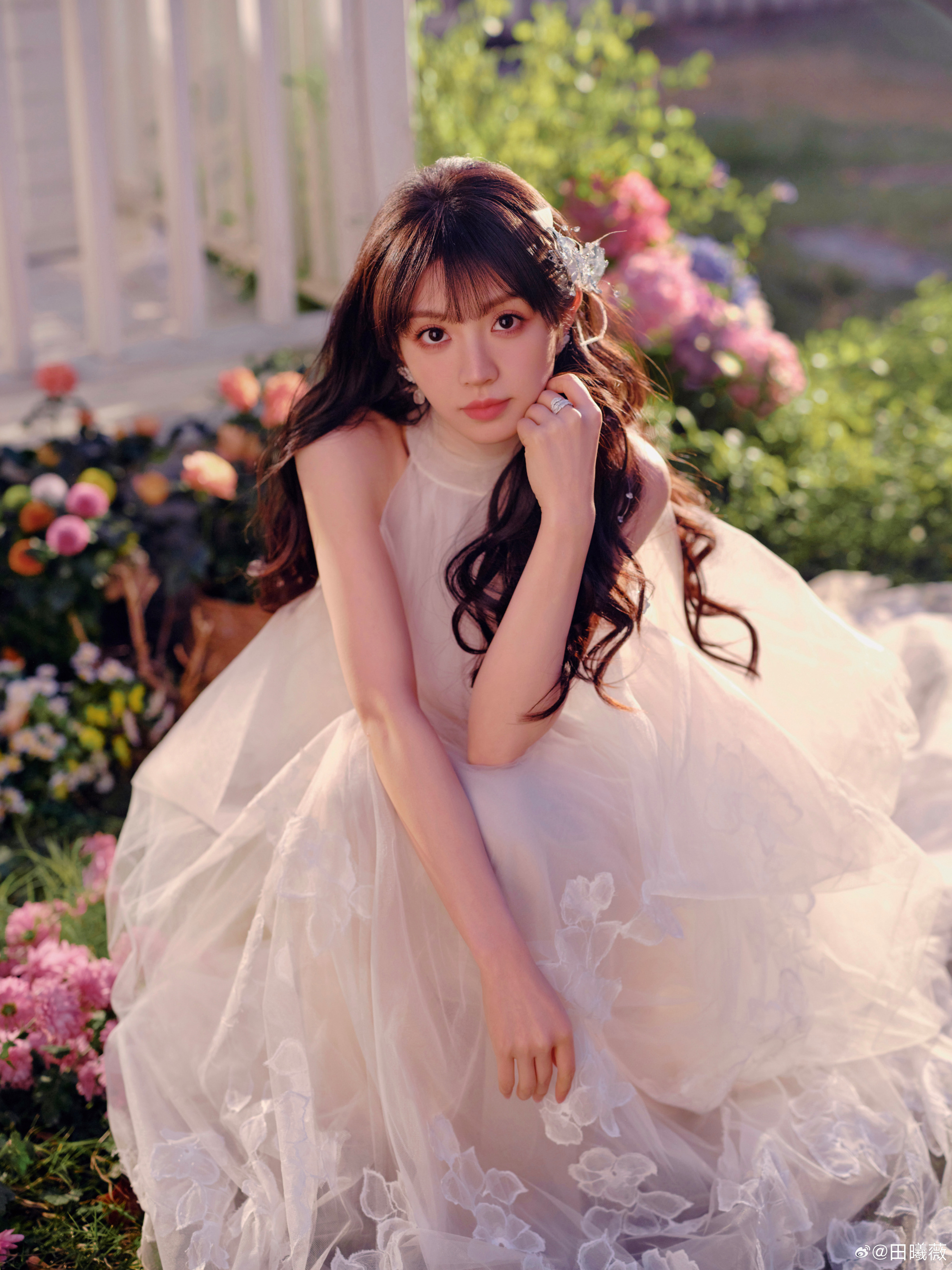 田曦薇非正式跨年派对长裙梦幻穿搭 田曦薇非正式跨年派对长裙梦幻穿搭