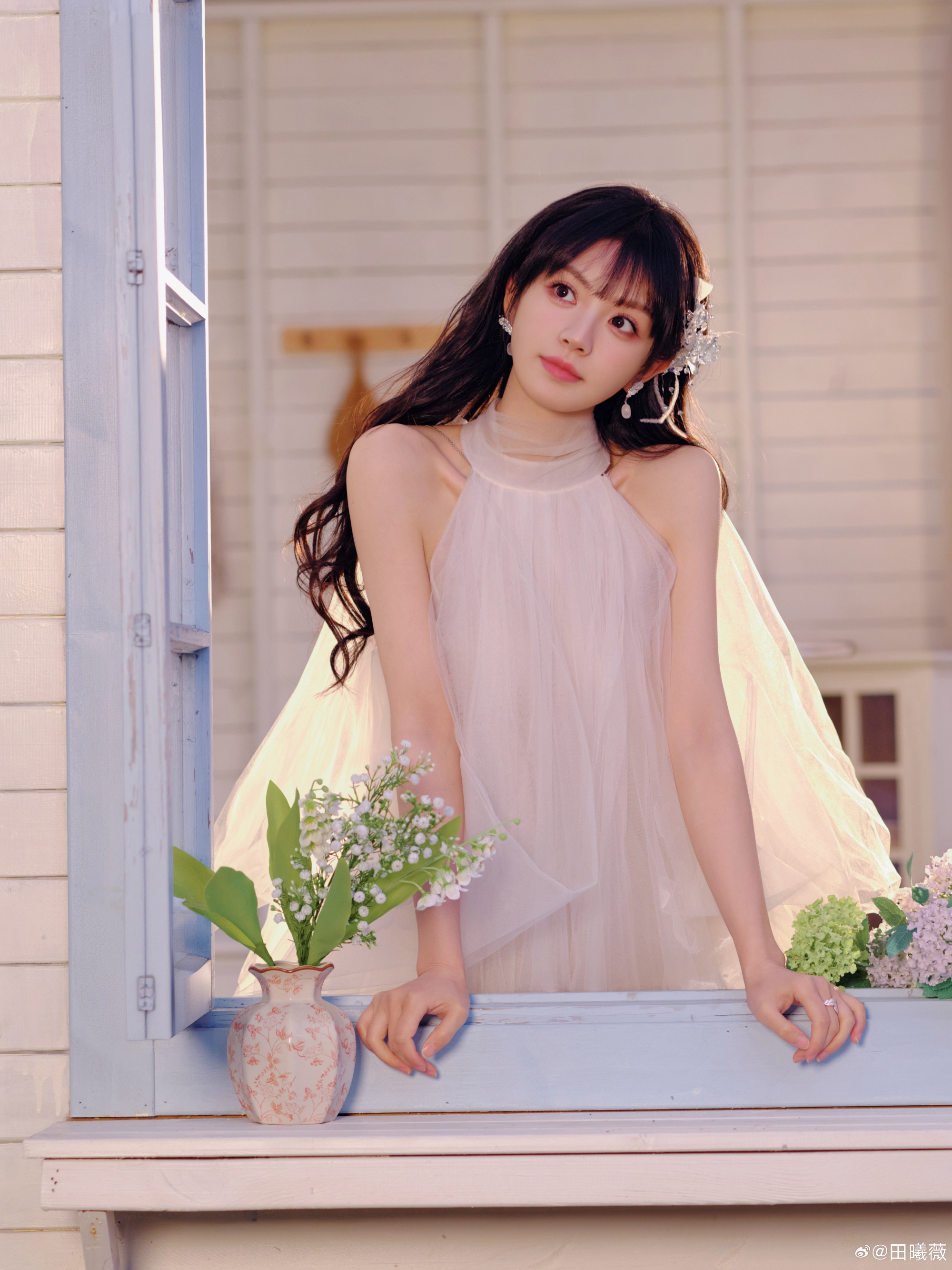 田曦薇非正式跨年派对长裙梦幻穿搭 田曦薇非正式跨年派对长裙梦幻穿搭