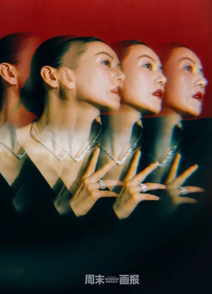 高圆圆这波光影大片，是把尚美珠宝焊在骨相里的优雅力量教科书