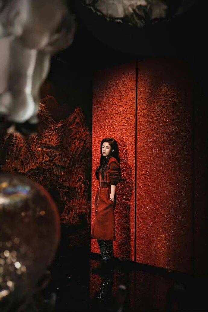 陈丽君的爱马仕,是大女主的 “利落舒展” 范本 陈丽君的爱马仕,是大女主的 “利落舒展” 范本