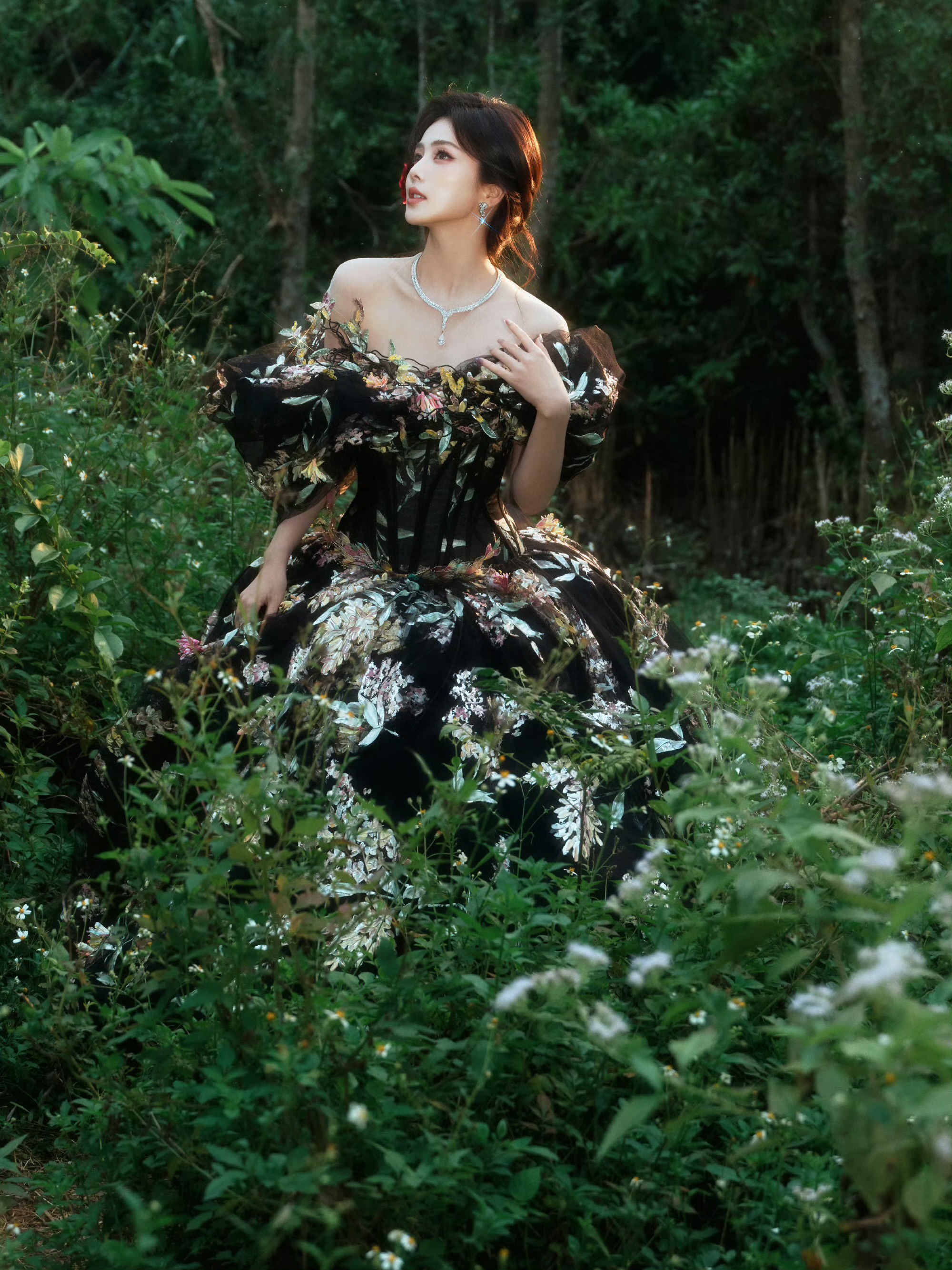 白鹿❤️❤️❤️红玫醉眼妆,太迷人 白鹿❤️❤️❤️红玫醉眼妆,太迷人