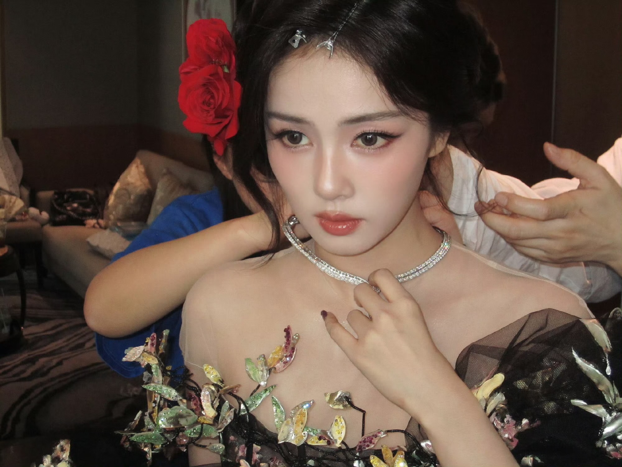 白鹿❤️❤️❤️红玫醉眼妆,太迷人 白鹿❤️❤️❤️红玫醉眼妆,太迷人