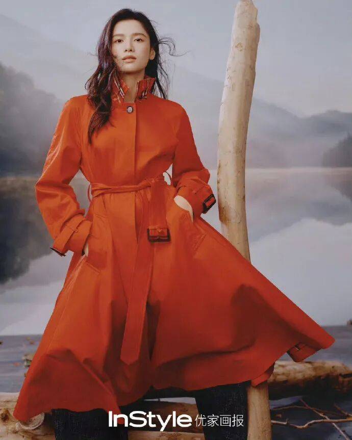 张婧仪这波 InStyle 十七周年造型,是把温柔焊在骨相里的经典封面教科书 张婧仪这波 InStyle 十七周年造型,是把温柔焊在骨相里的经典封面教科书