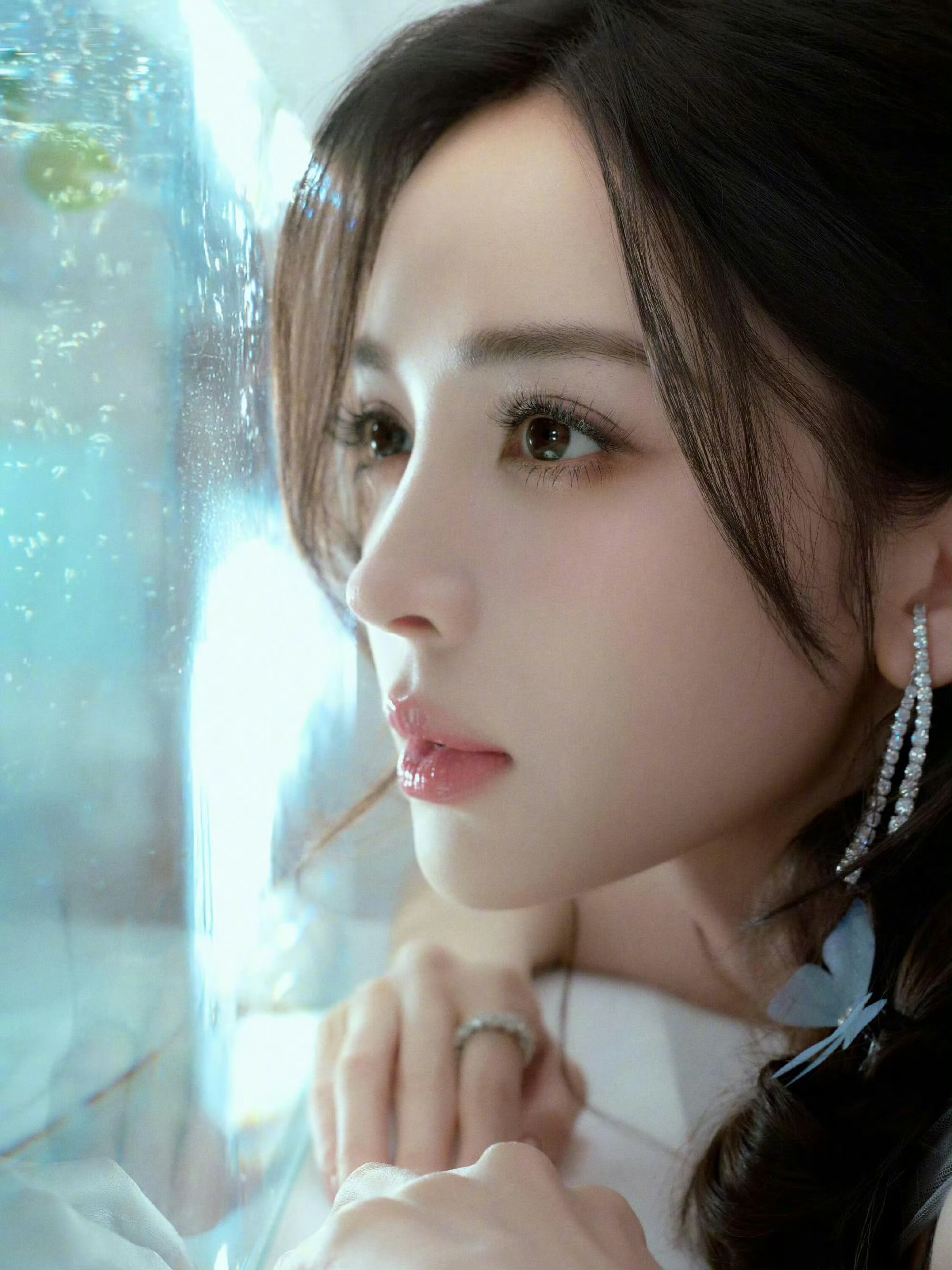 古力娜扎黑发薄纱森系少女氛围感 古力娜扎黑发薄纱森系少女氛围感