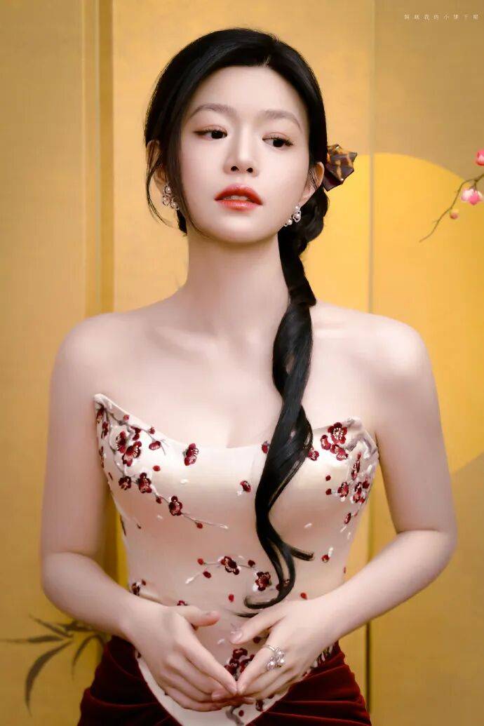 陈妍希穿腊梅白衣红裙露出事业线！曼妙身材性感撩人