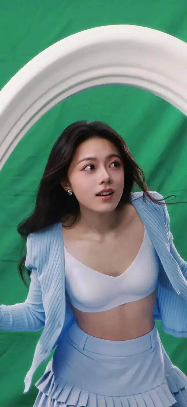 从国民闺女到轻熟女神!赵今麦写真露出事业线太性感撩人 从国民闺女到轻熟女神!赵今麦写真露出事业线太性感撩人