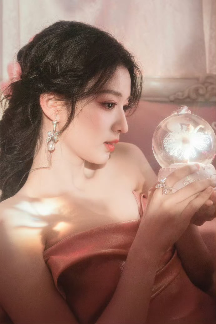 王楚然顶着满头蝴蝶结美晕了