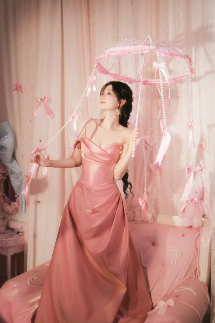 王楚然顶着满头蝴蝶结美晕了 王楚然顶着满头蝴蝶结美晕了