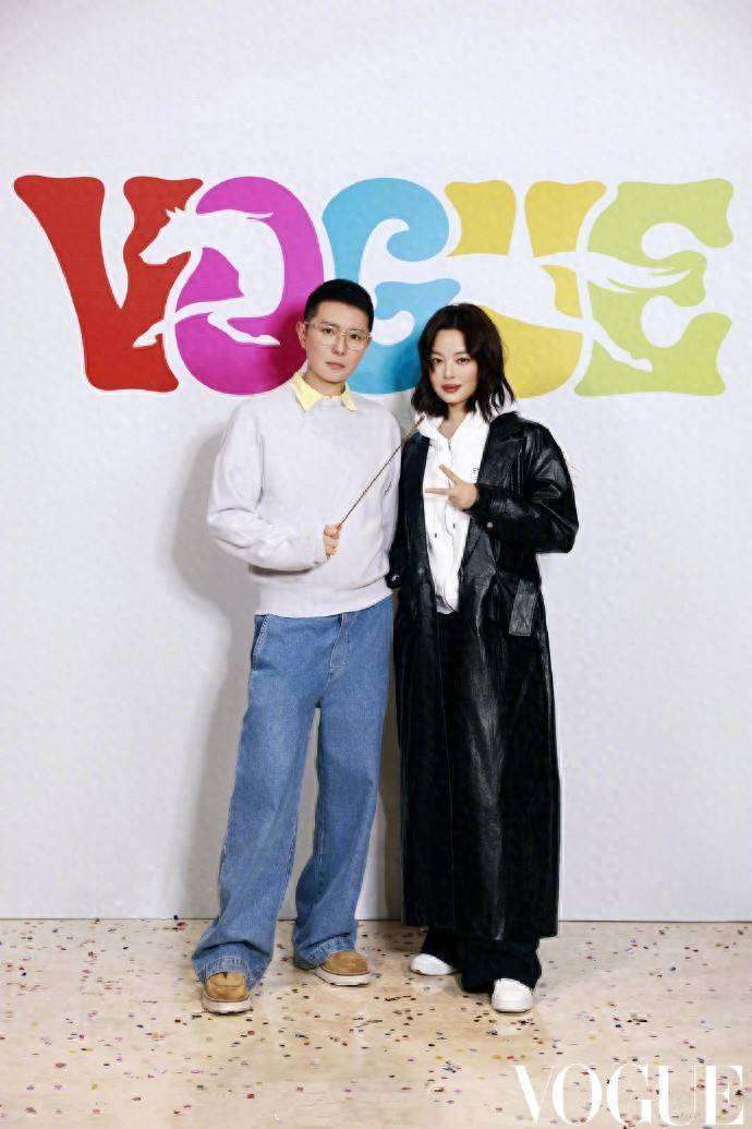 VOGUE年会双压轴引热搜!辛芷蕾两款红毯造型揭秘时尚密码