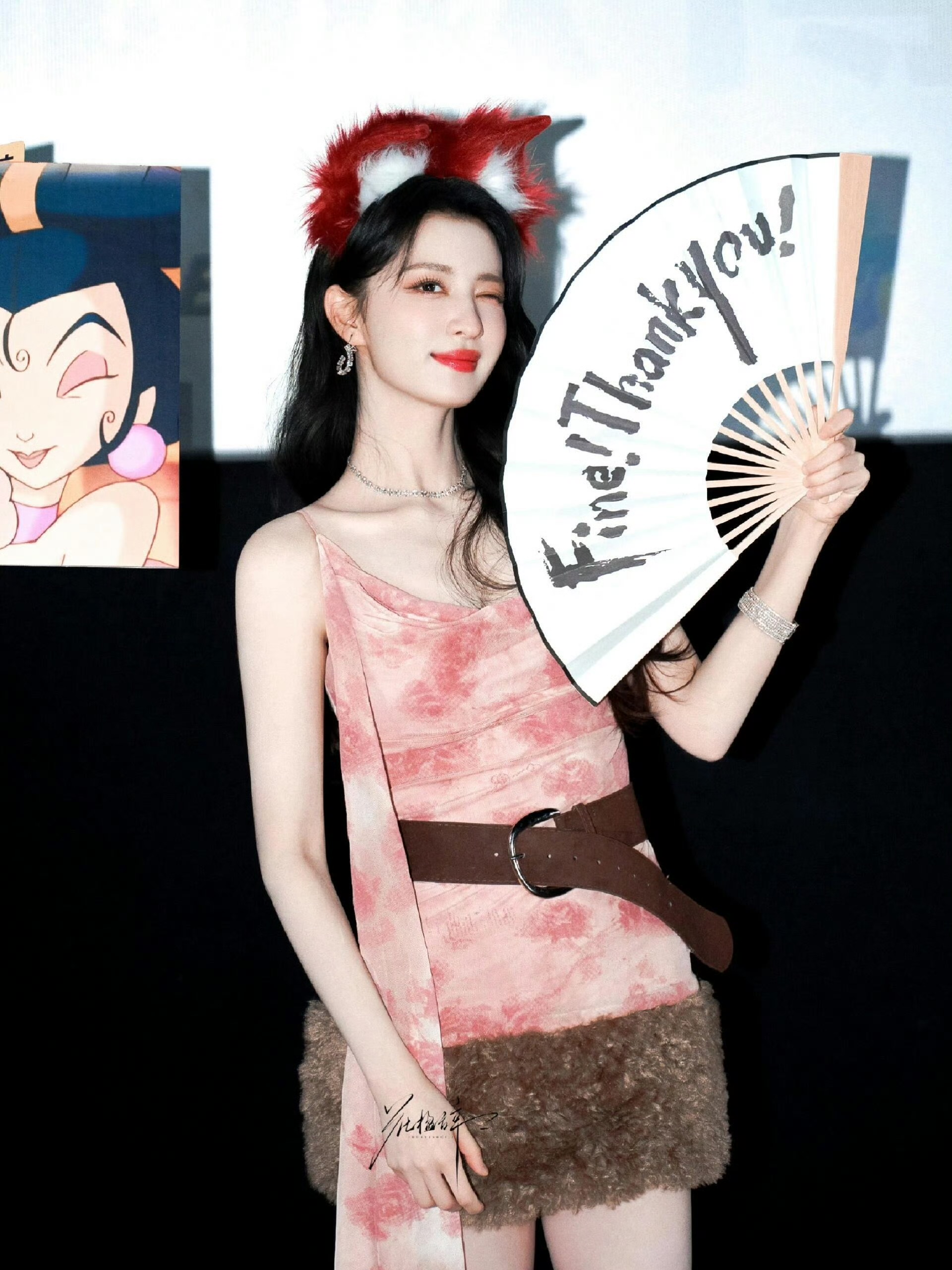 王楚然的国风巧思｜粉韵狐影，演绎东方甜酷美学