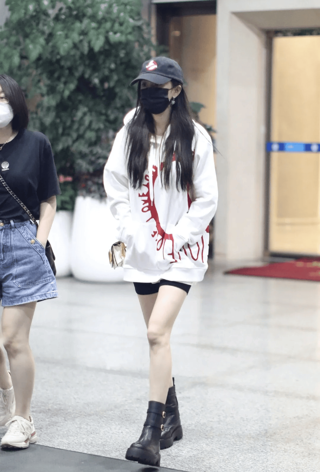 “幂式穿搭”太好看了！4个万能组合拯救衣橱，轻松变身街拍达人