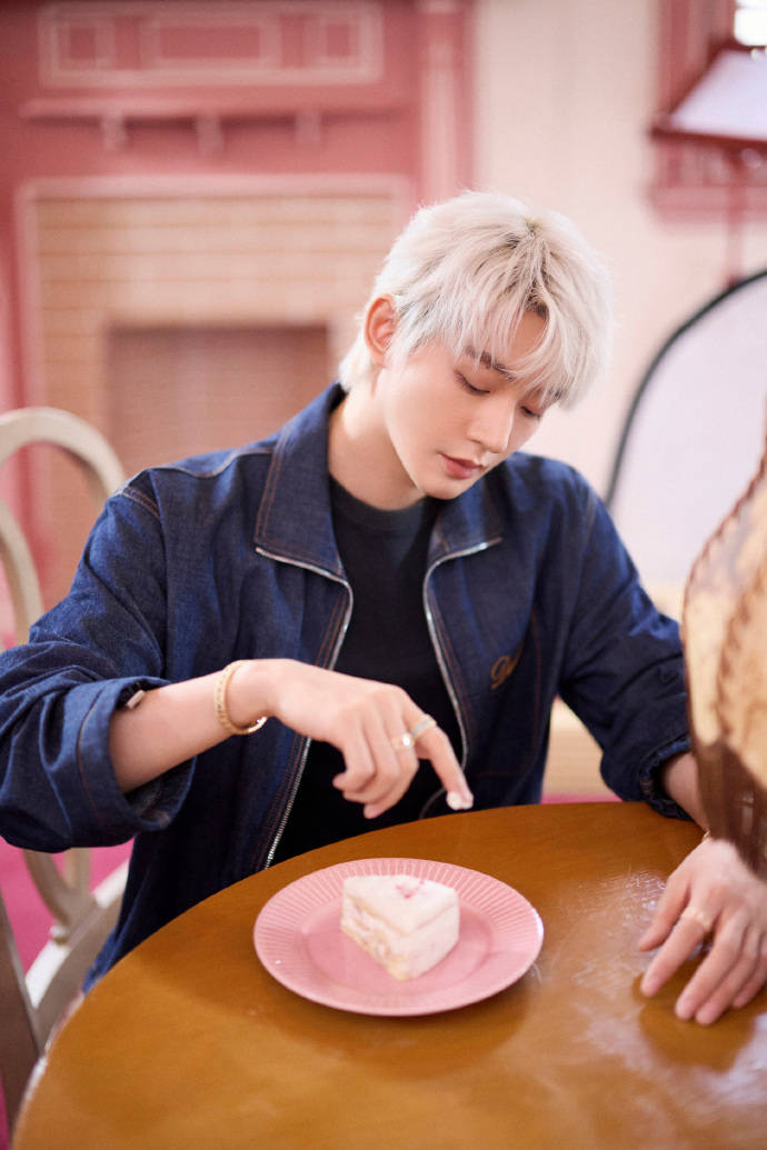 45岁张柏芝脸是真的权威，驾驭起珍珠是真贵气！