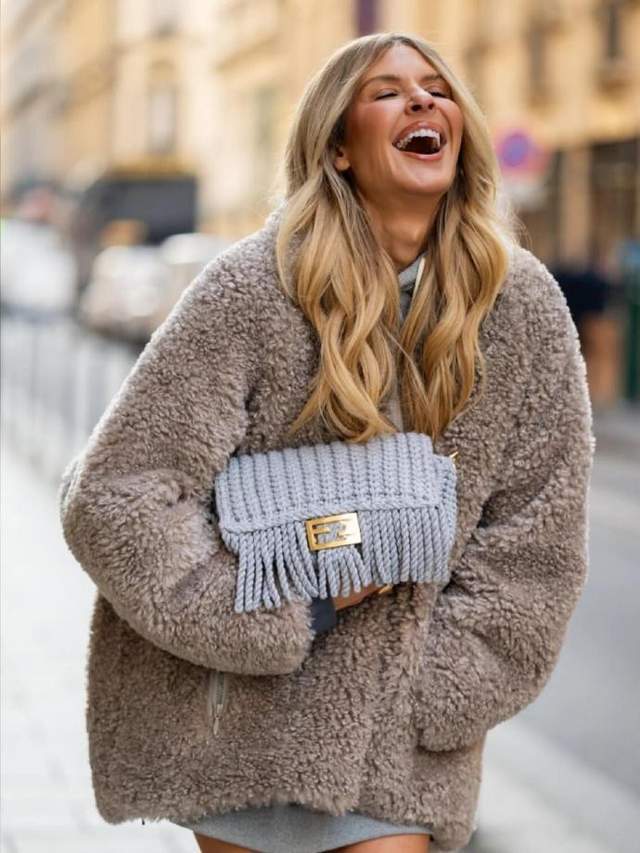 ins 博主 elle_ferguson 的穿搭哲学：把日常穿成度假风的松弛感指南