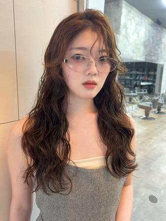 发丝上的时尚狂想:这些发型让你美到开挂