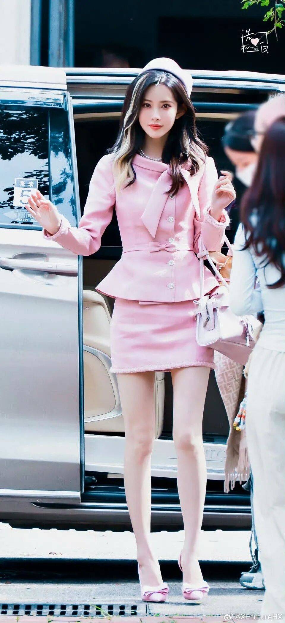 孟子义cos律政俏佳人美爆了!被赞破次元真人芭比 孟子义cos律政俏佳人美爆了!被赞破次元真人芭比