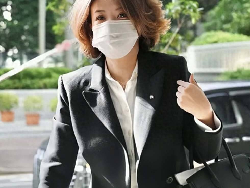 香港知名女星正在协议离婚,遭老公赶出豪宅,靠借款维持生活 香港知名女星正在协议离婚,遭老公赶出豪宅,靠借款维持生活