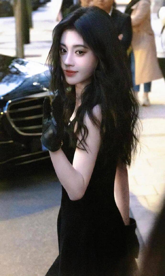 鞠婧祎米兰时装周写真被赞妈咪级别!冷艳感拉满美爆了 鞠婧祎米兰时装周写真被赞妈咪级别!冷艳感拉满美爆了