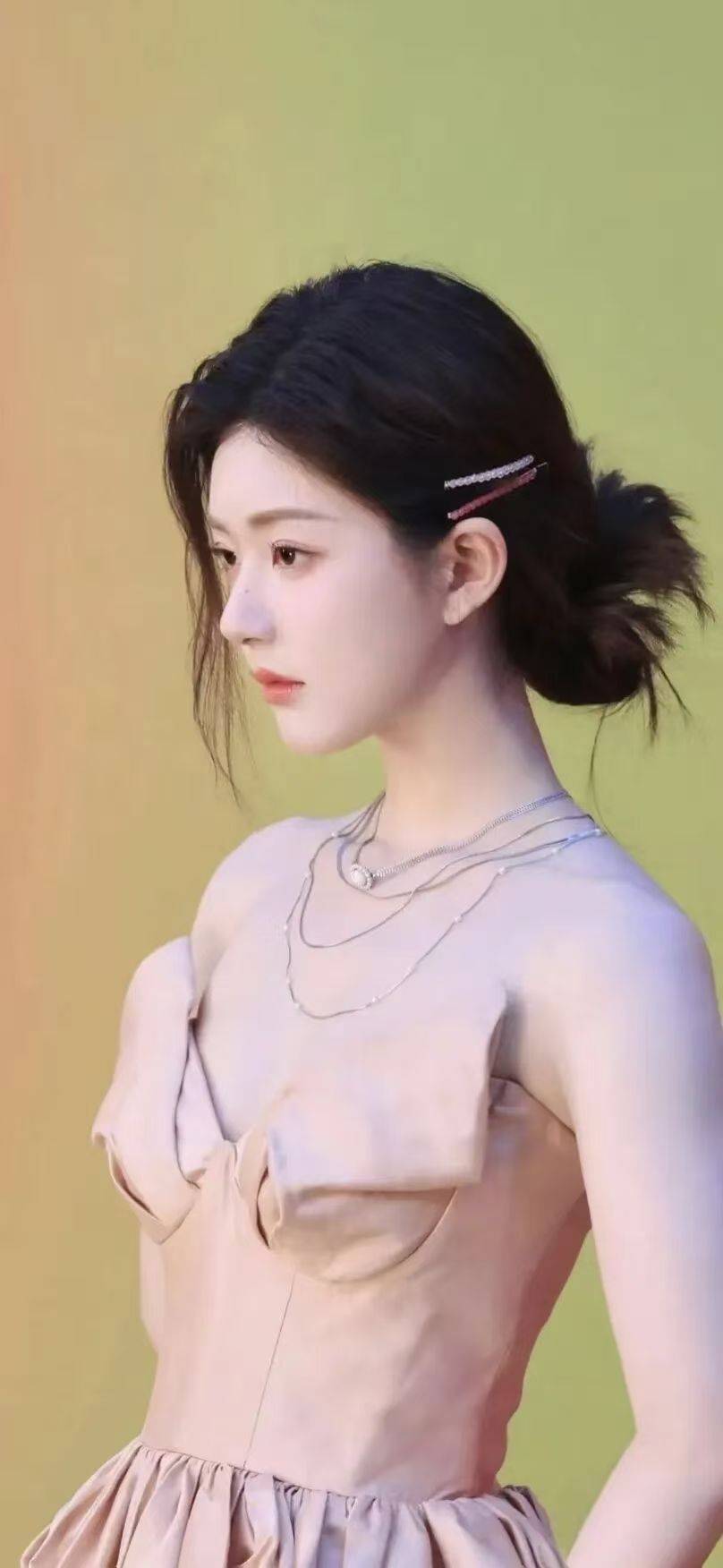 赵露思美照来袭，甜度直接拉满！