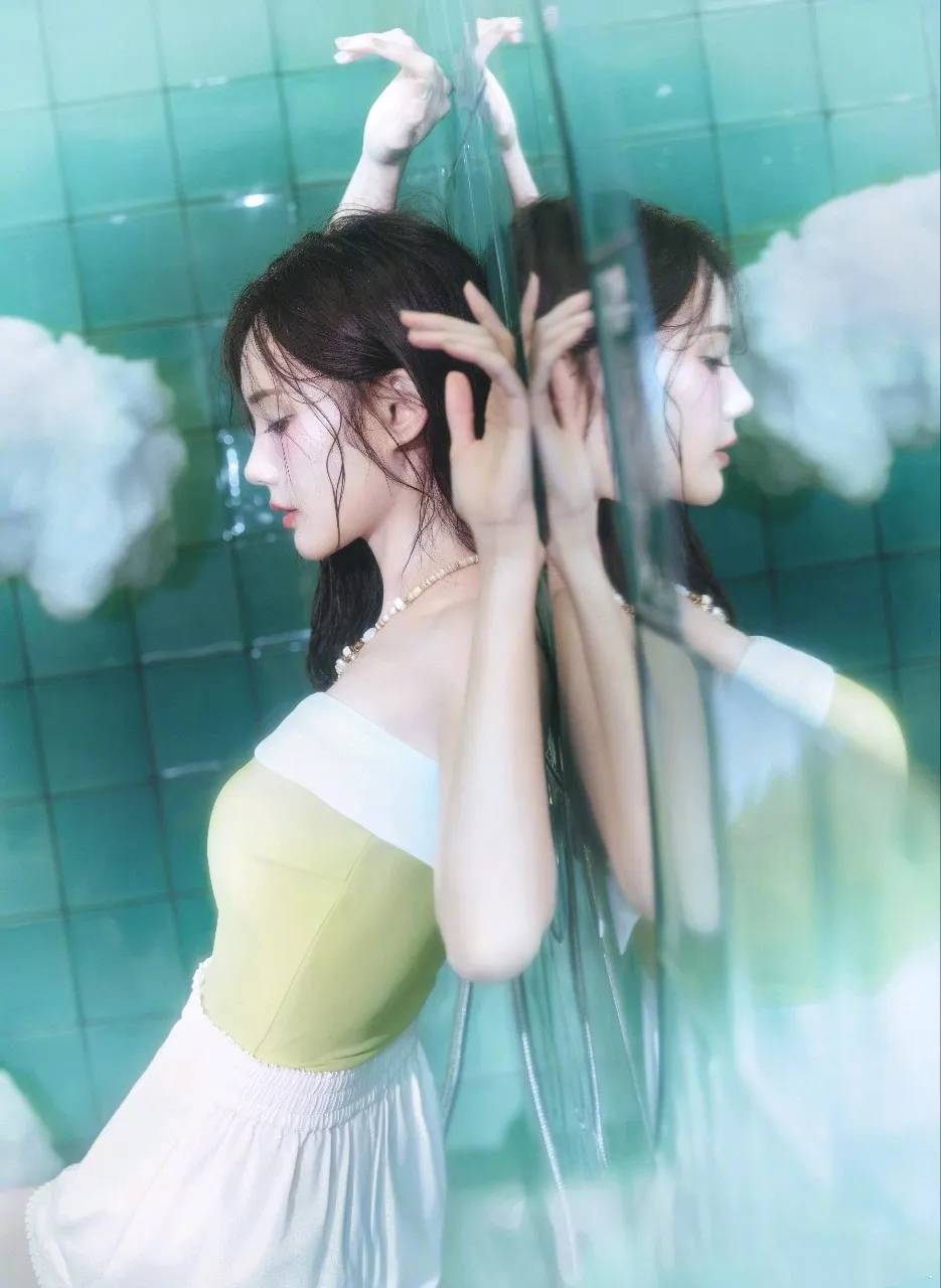 李一桐的浴室写真大片,纯欲俏皮太可爱 李一桐的浴室写真大片,纯欲俏皮太可爱