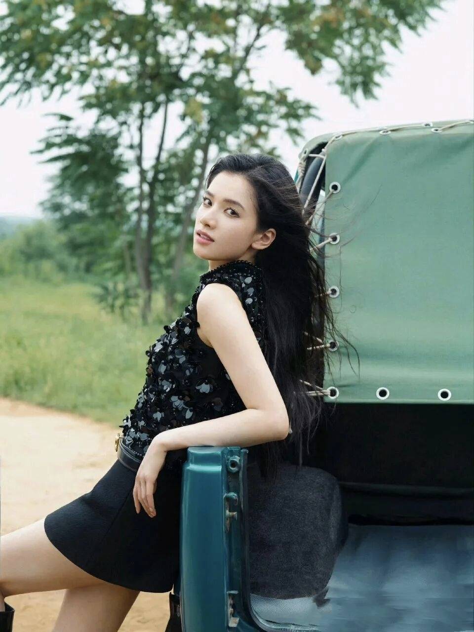 张婧仪秋季时尚封面:“仪”然自得的美丽 张婧仪秋季时尚封面:“仪”然自得的美丽