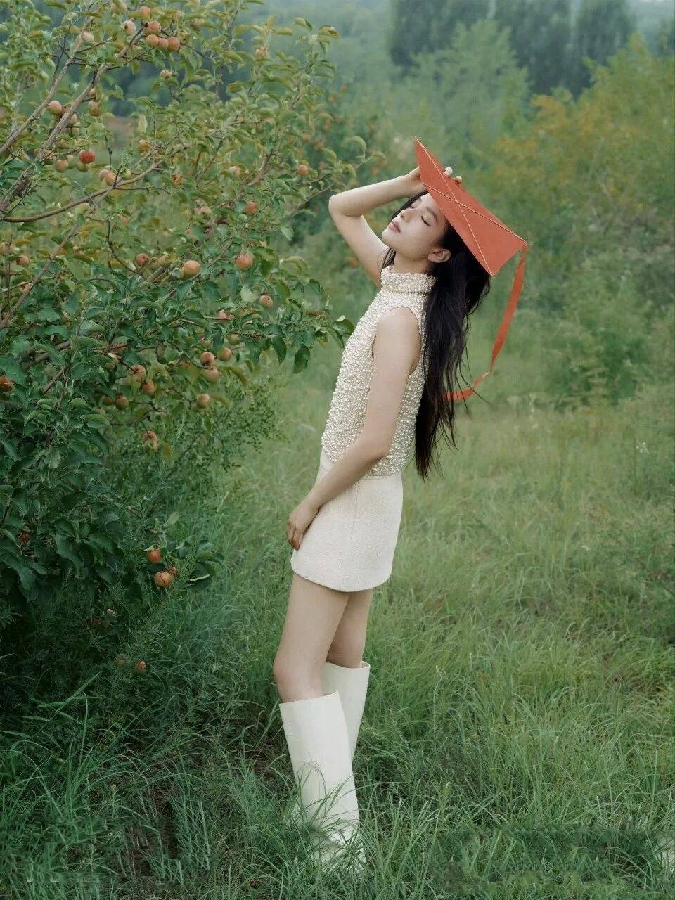 张婧仪秋季时尚封面:“仪”然自得的美丽 张婧仪秋季时尚封面:“仪”然自得的美丽