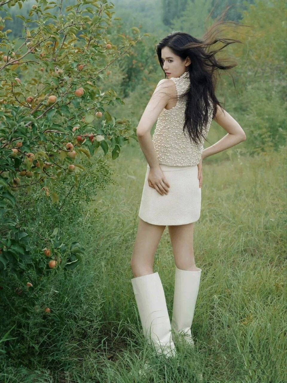 张婧仪秋季时尚封面:“仪”然自得的美丽 张婧仪秋季时尚封面:“仪”然自得的美丽