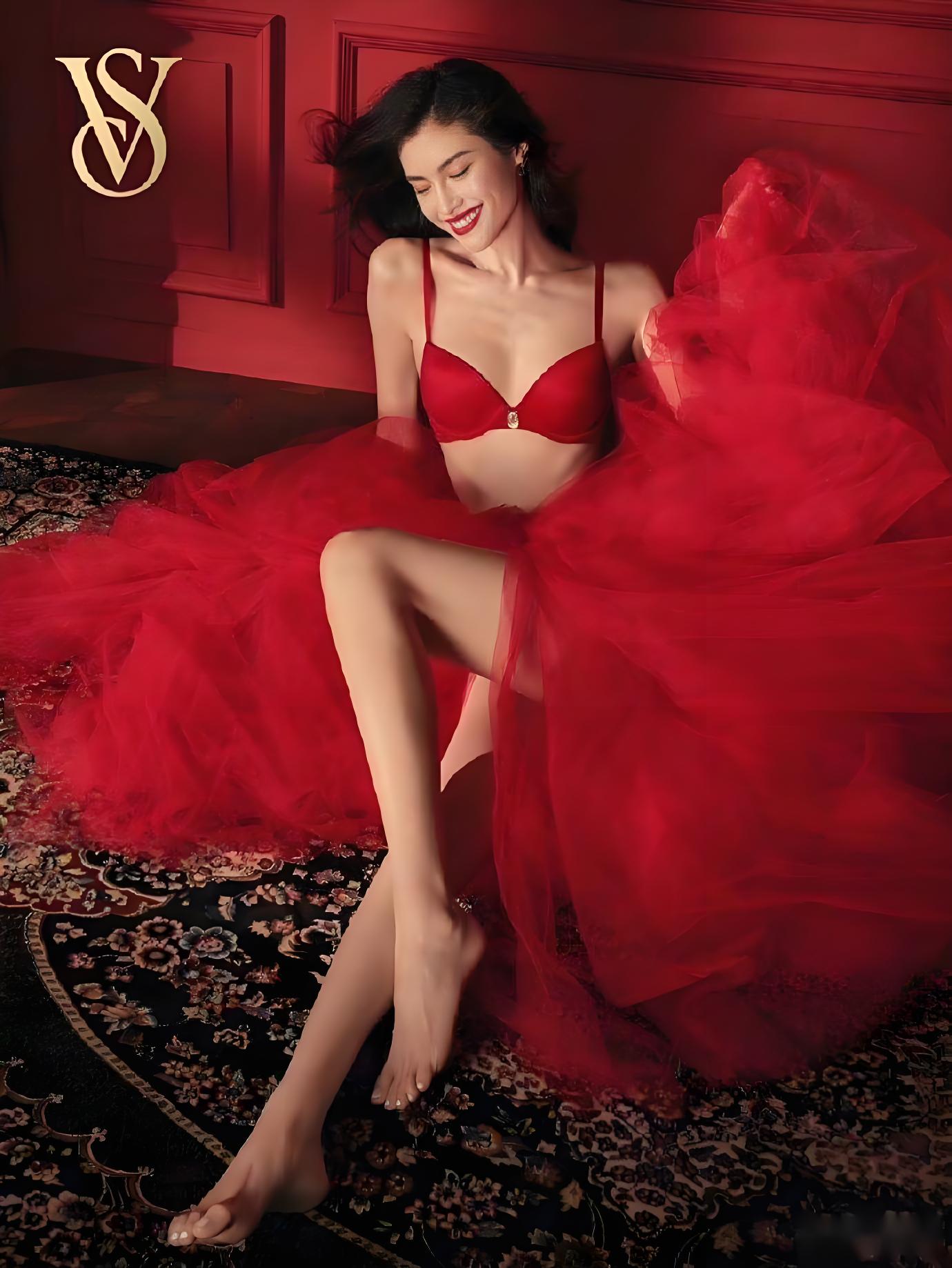 何穗维密内衣大片回顾,这身材不愧是超模,性感魅力太大了 何穗维密内衣大片回顾,这身材不愧是超模,性感魅力太大了