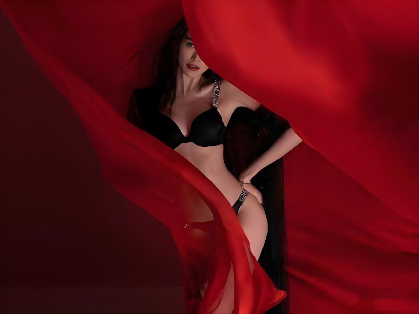 何穗维密内衣大片回顾,这身材不愧是超模,性感魅力太大了 何穗维密内衣大片回顾,这身材不愧是超模,性感魅力太大了