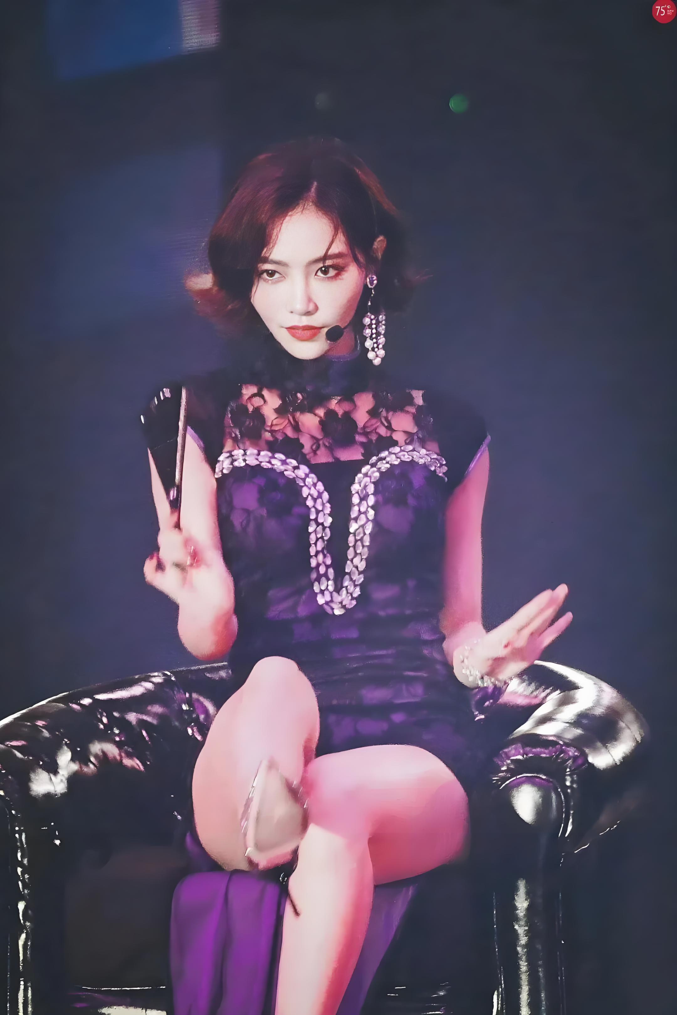 旗袍女神许佳琪曲线尽显，她这身材谁看了都叫绝！