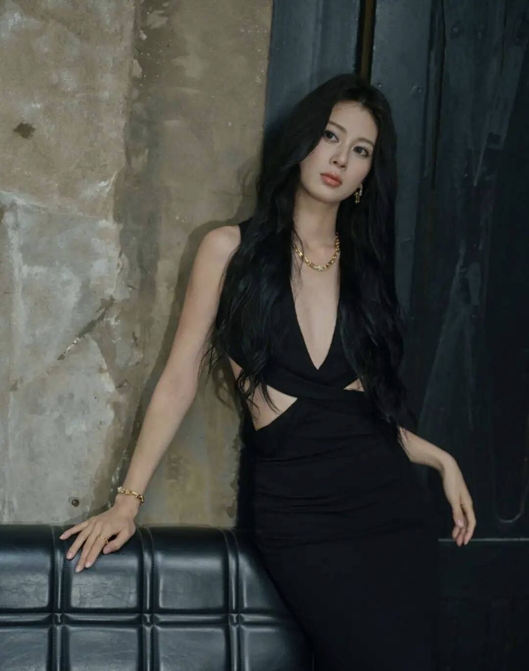 赵昭仪 从大连姑娘到荧幕新星的闪耀之路