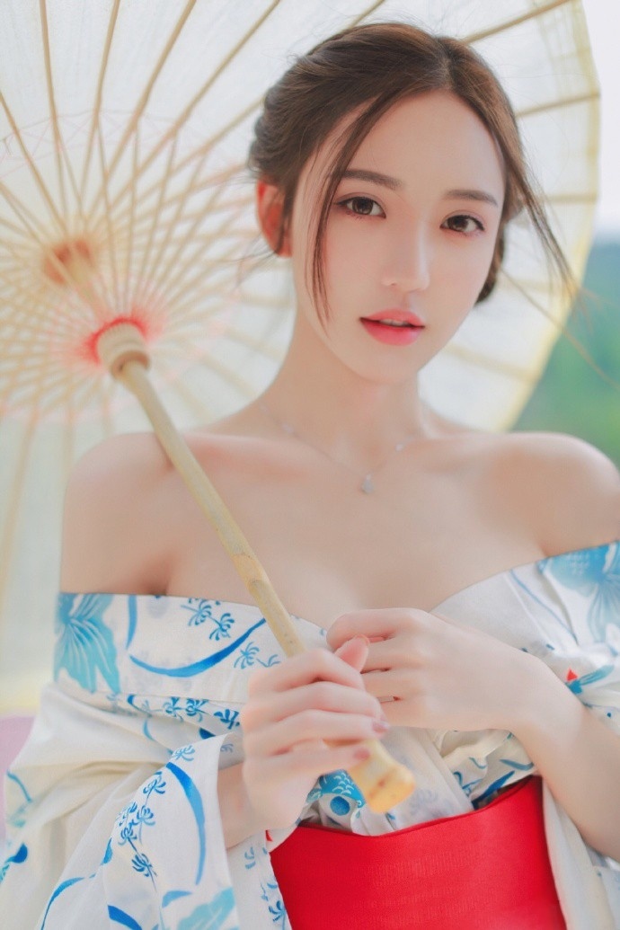 性感长发丰满美胸和服美女优雅私房写真图集-达人圈壁纸