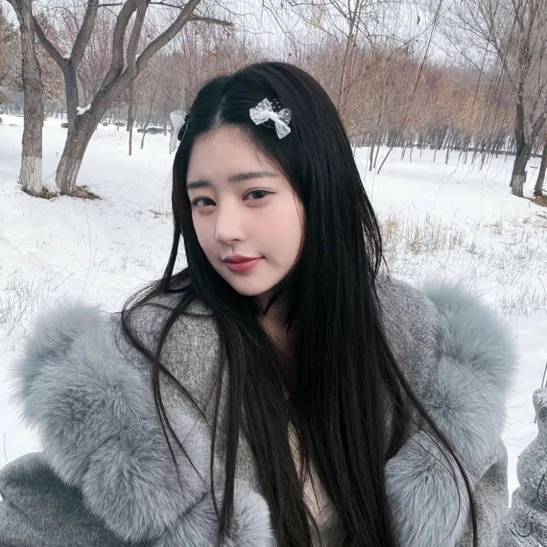 黄一鸣回应长得像刘亦菲！自称被夸得“心花怒放”