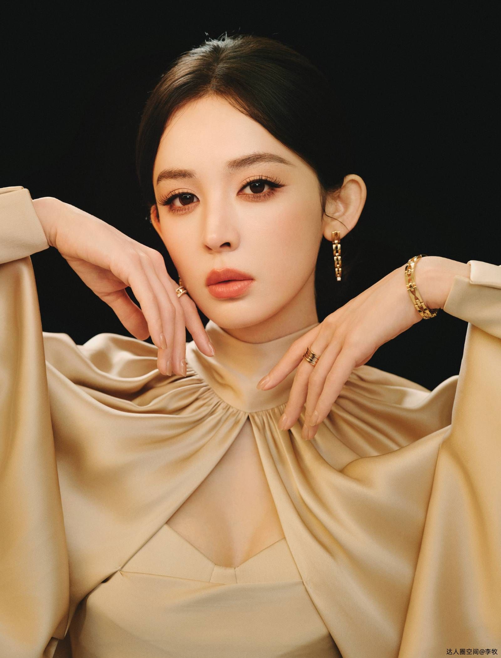 杨幂靓丽写真超妩媚!肤白貌美大长腿魔鬼身材性感火辣 杨幂靓丽写真超妩媚!肤白貌美大长腿魔鬼身材性感火辣