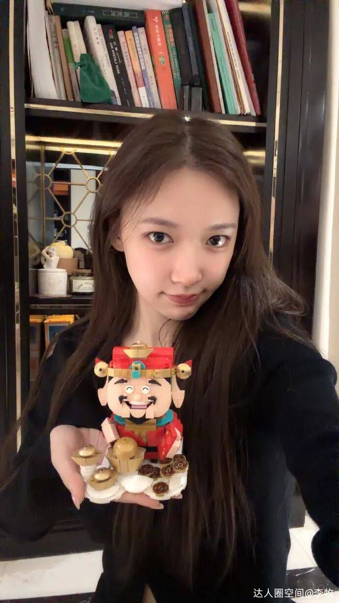 程潇素颜皮肤状态绝佳!雪肤干净剔透身材火辣美若天仙 程潇素颜皮肤状态绝佳!雪肤干净剔透身材火辣美若天仙