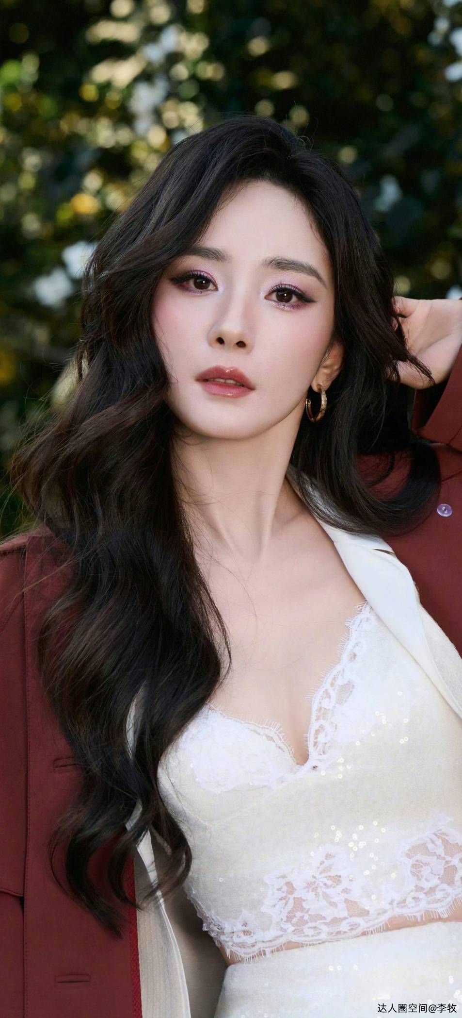 杨幂靓丽写真超妩媚!肤白貌美大长腿魔鬼身材性感火辣 杨幂靓丽写真超妩媚!肤白貌美大长腿魔鬼身材性感火辣