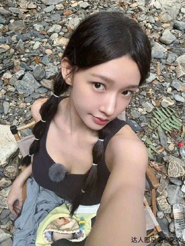 程潇素颜皮肤状态绝佳!雪肤干净剔透身材火辣美若天仙 程潇素颜皮肤状态绝佳!雪肤干净剔透身材火辣美若天仙