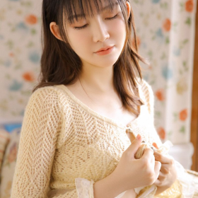 性感丰满爱笑的美女私